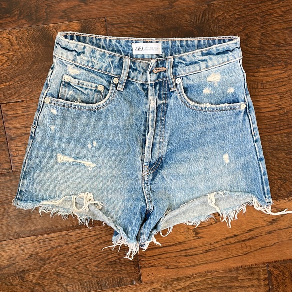 Zara high waist ripped Jean shorts